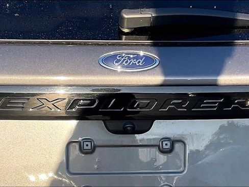 Used 2024 Ford Explorer ST-Line w/ Class IV Trailer Tow Package AWD/4WD image 32