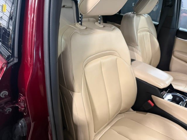 Used 2023 Jeep Grand Cherokee Limited AWD/4WD image 11