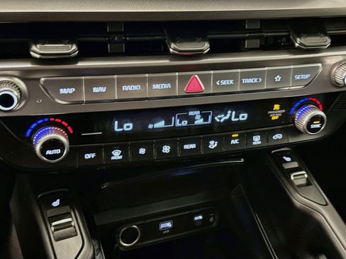 Used 2025 Kia Telluride S AWD/4WD image 24