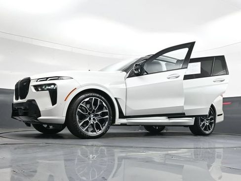 Used 2024 BMW X7 M60i w/ Executive Package AWD/4WD image 46