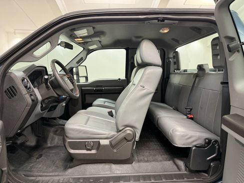 Used 2016 Ford F250 XL w/ Power Equipment Group RWD image 18