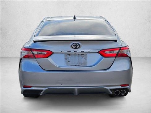 Used 2020 Toyota Camry SE FWD image 8