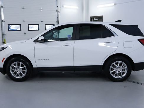 Used 2024 Chevrolet Equinox LT image 4
