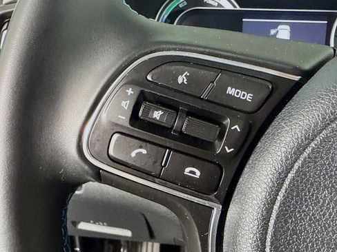 Used 2022 Kia Niro LXS image 14