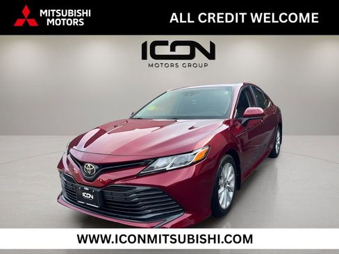 Used 2020 Toyota Camry LE image 1