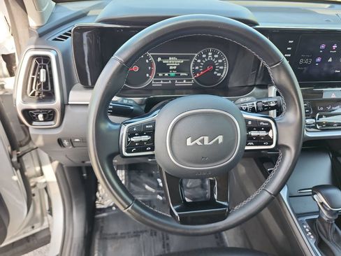 Used 2022 Kia Sorento S FWD image 34