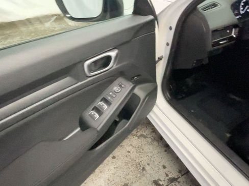 Used 2023 Honda Civic Sport image 28