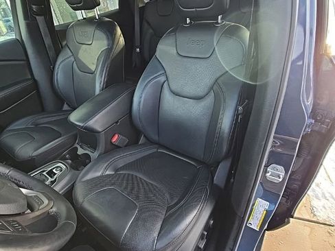 Used 2019 Jeep Cherokee Limited image 13