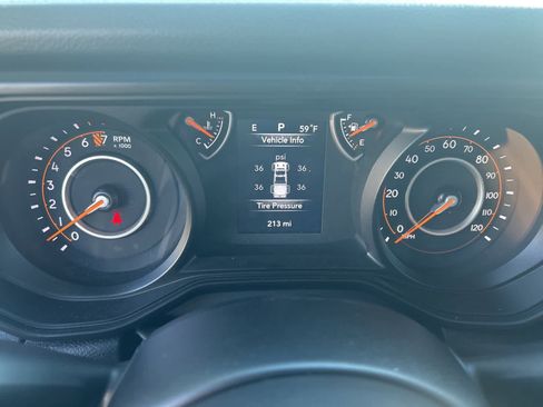 Used 2025 Jeep Gladiator Sport image 30