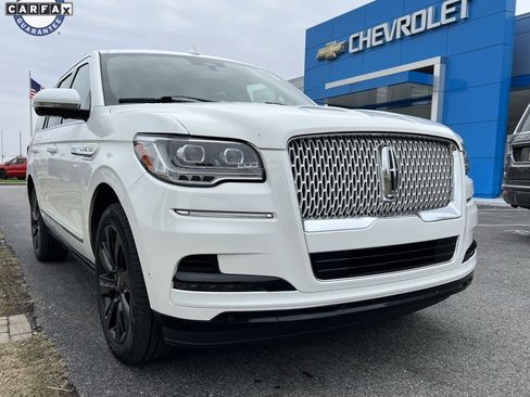 Used 2023 Lincoln Navigator Reserve image 1