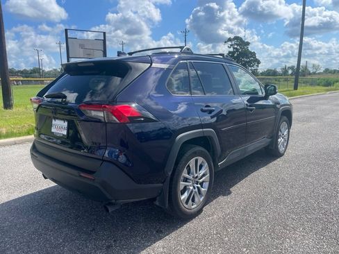 Used 2025 Toyota RAV4 XLE Premium w/ Weather Package AWD/4WD image 7