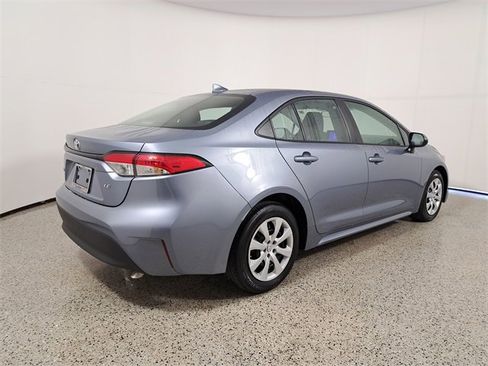 Used 2023 Toyota Corolla LE image 5