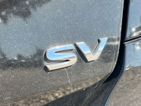 Used 2019 Nissan Rogue SV w/ Premium Package FWD image 13