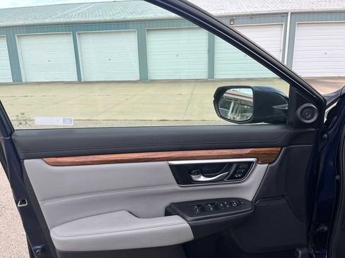 Used 2019 Honda CR-V Touring image 17