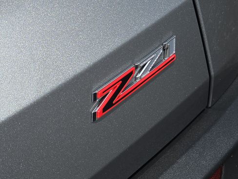 New 2026 Chevrolet Traverse Z71 image 8