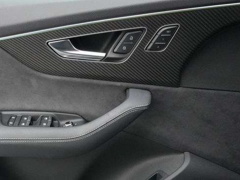Used 2025 Audi SQ7 Premium Plus AWD/4WD image 15