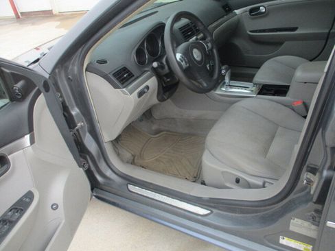 Used 2008 Saturn Aura XE image 9