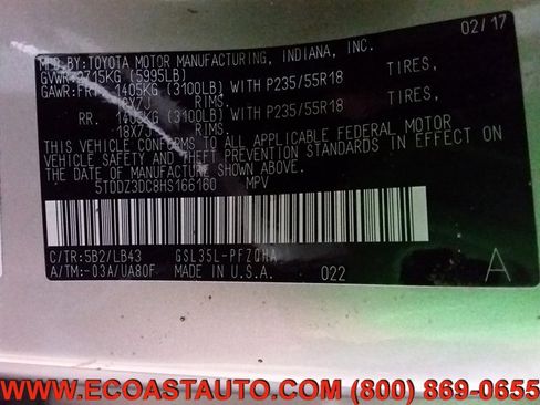 Used 2017 Toyota Sienna Limited image 19