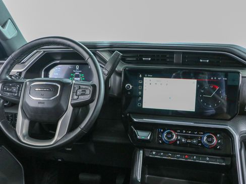 Used 2024 GMC Sierra 2500 Denali w/ Denali Reserve Package AWD/4WD image 18