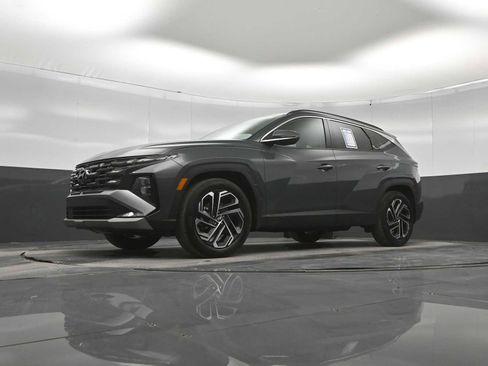 Used 2025 Hyundai Tucson Limited FWD image 33
