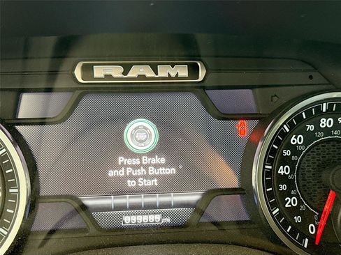 Used 2024 RAM 1500 Big Horn AWD/4WD image 3