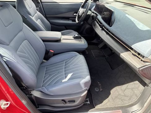 Certified 2024 Nissan Ariya AWD image 28