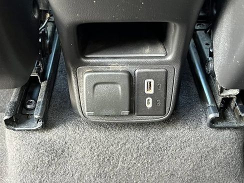 Used 2022 Chevrolet TrailBlazer LT FWD image 35