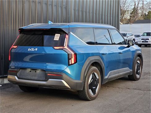 Used 2024 Kia EV9 Wind image 3