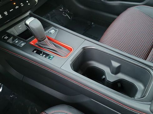 New 2026 Nissan Kicks SR image 10