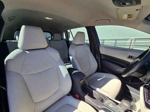 Used 2024 Toyota Corolla Cross L image 41