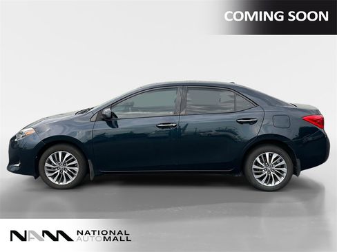 Used 2017 Toyota Corolla XLE image 2