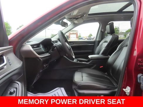 Used 2023 Jeep Grand Cherokee Limited AWD/4WD image 21