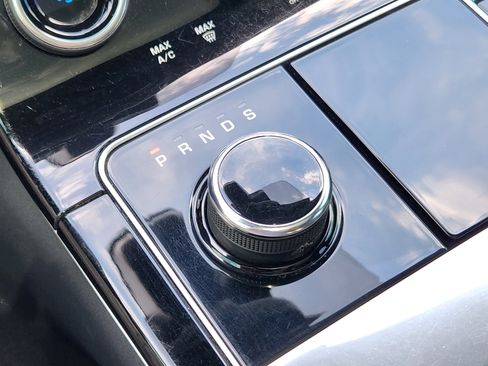 Used 2019 Land Rover Range Rover Velar R-Dynamic SE AWD/4WD image 14