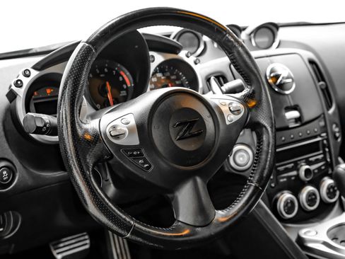 Used 2013 Nissan 370Z Touring w/ Sport Pkg RWD image 14