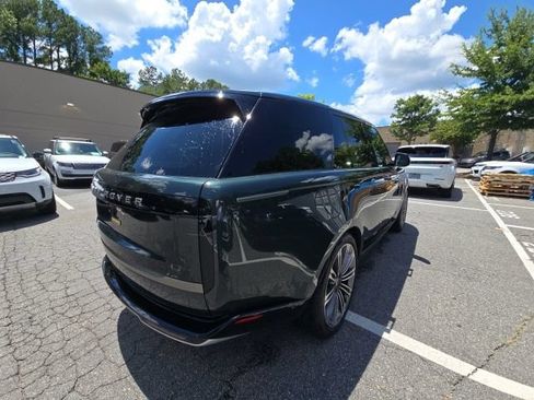 Used 2025 Land Rover Range Rover SE AWD/4WD image 6