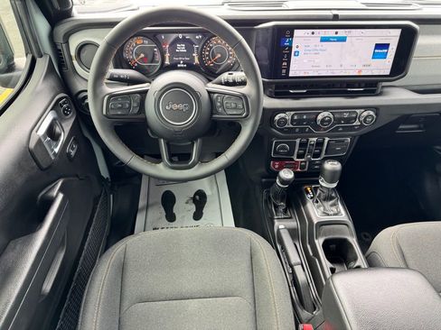 Used 2024 Jeep Wrangler Unlimited Sport AWD/4WD image 17