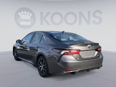 Used 2024 Toyota Camry SE image 4