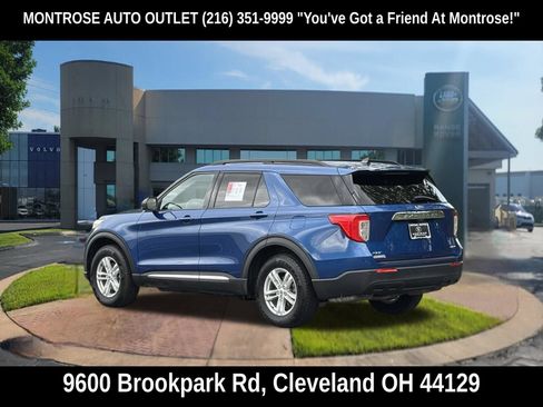 Used 2022 Ford Explorer XLT AWD/4WD image 7