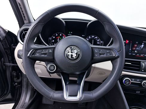 Used 2020 Alfa Romeo Giulia AWD w/ Quick Order Package 22J Sport image 29