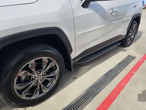 Used 2023 Toyota RAV4 Limited image 10