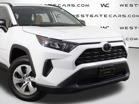 Used 2020 Toyota RAV4 LE image 40