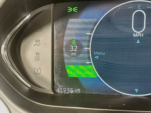 Used 2018 Chevrolet Bolt Premier w/ Driver Confidence II Package FWD image 19