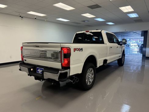 Used 2025 Ford F350 King Ranch w/ Chrome Package AWD/4WD image 32