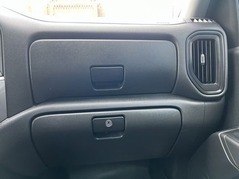 Used 2022 Chevrolet Silverado 1500 Custom Trail Boss image 35