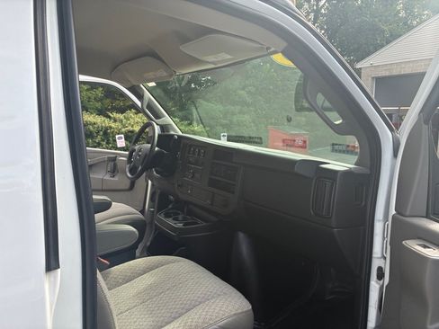 Used 2016 GMC Savana 3500 RWD image 26