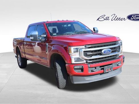 Certified 2022 Ford F250 Platinum w/ FX4 Off-Road Package image 3