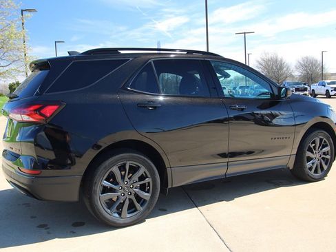 Used 2022 Chevrolet Equinox RS w/ LPO, Floor Liner Package AWD/4WD image 5