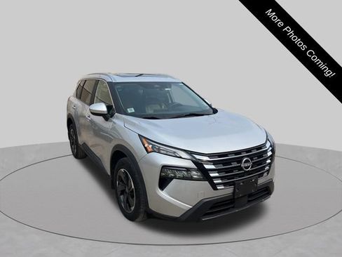 Used 2024 Nissan Rogue SV w/ SV Premium Package AWD/4WD image 6