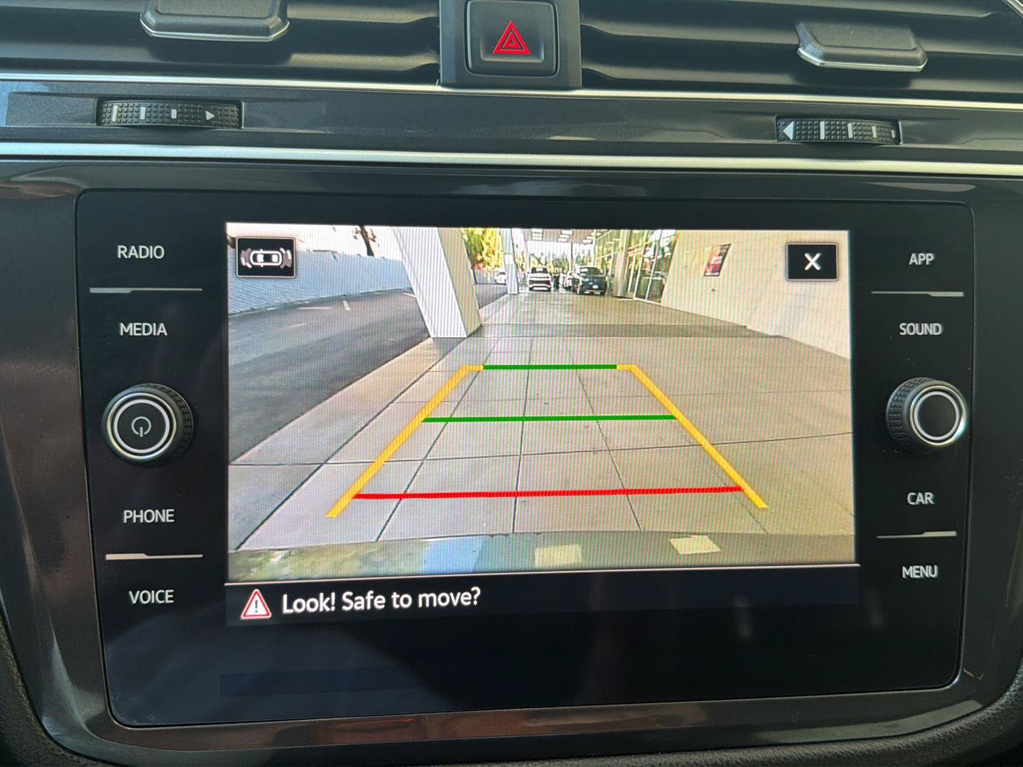 Certified 2023 Volkswagen Tiguan SE FWD image 25