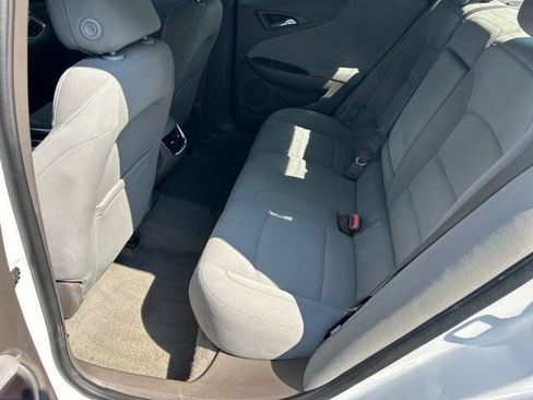 Used 2022 Chevrolet Malibu LT FWD image 35